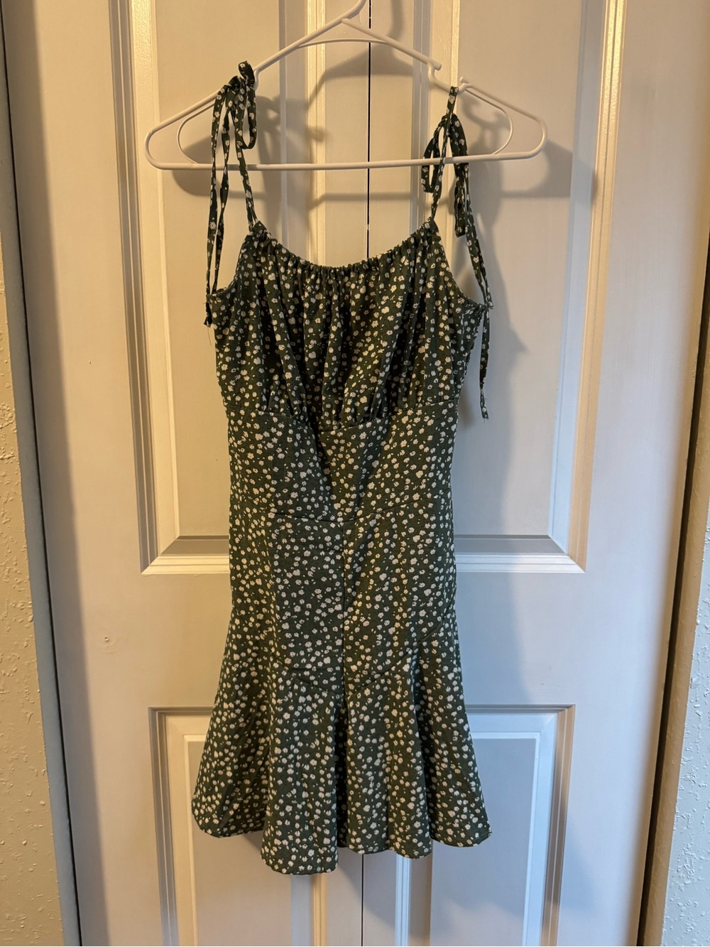 Women’s Green Floral Tie-Shoulder Sundress